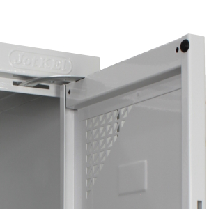 quiet closing of the door thanks to mounted bumpers